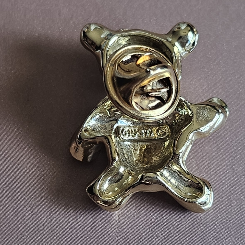Genuine Vintage Signed Gigi Giusti Gold-tone Teddy Bear Pin with Silver Heart - Picture 3 of 4